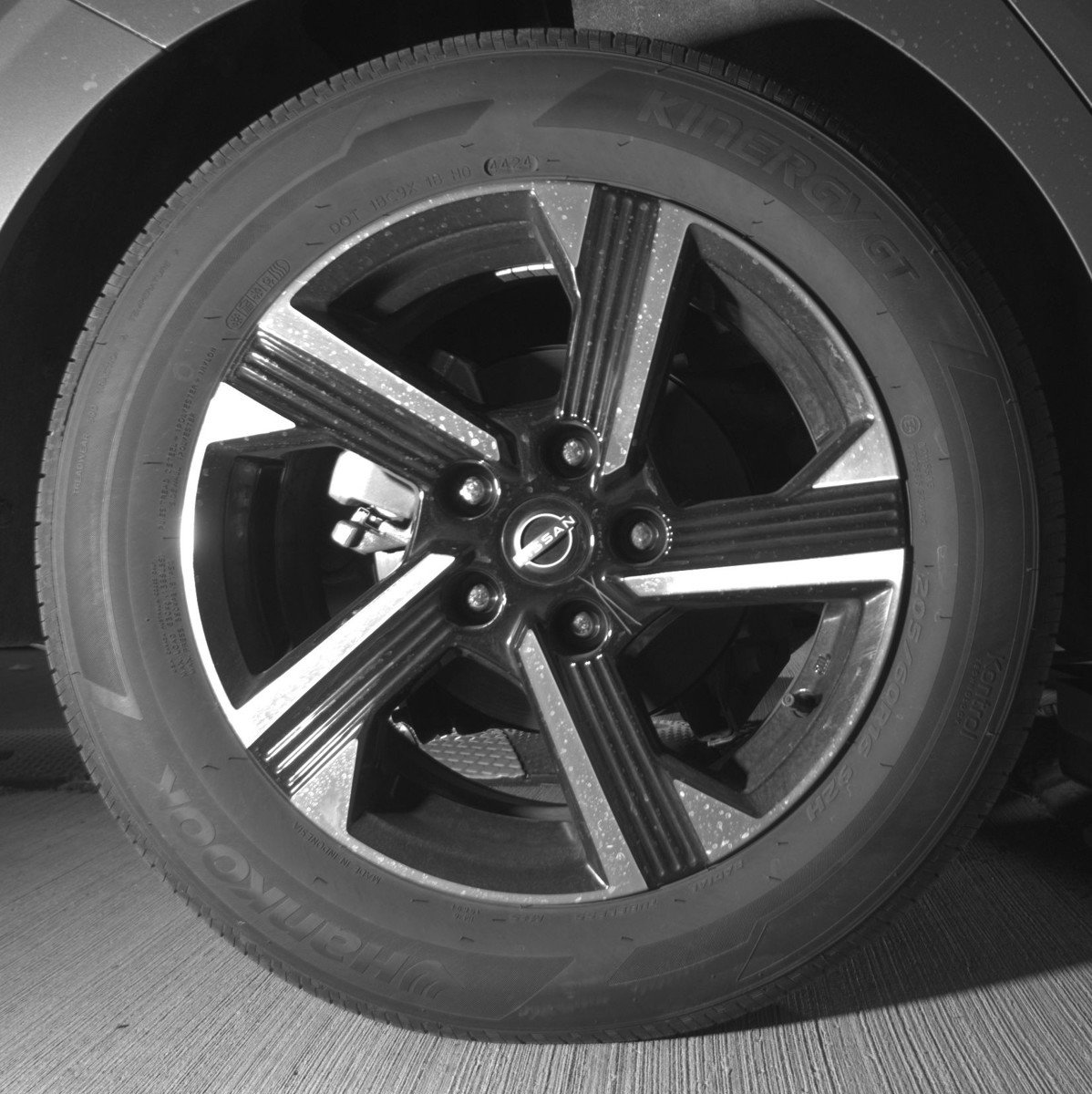 Used 2025 Nissan Sentra SV FWD image 15