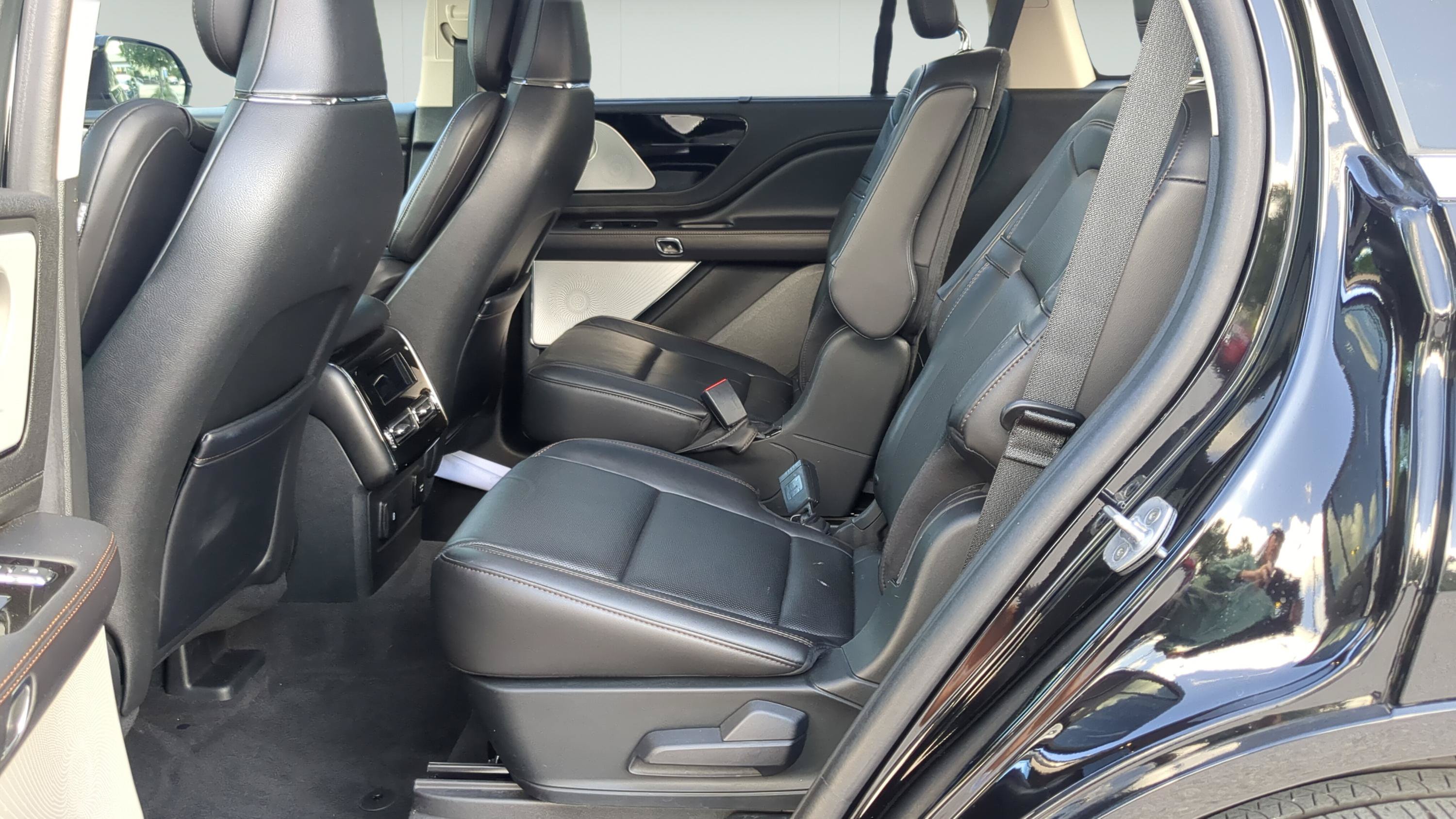 Used 2023 Lincoln Aviator Grand Touring w/ Equipment Group 301A AWD/4WD image 21