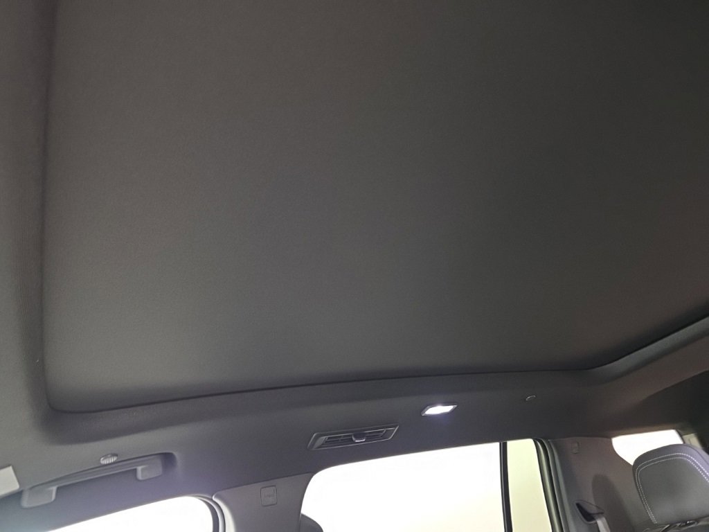 New 2026 Chevrolet Traverse LT w/ Sun and Wheel Package image 27