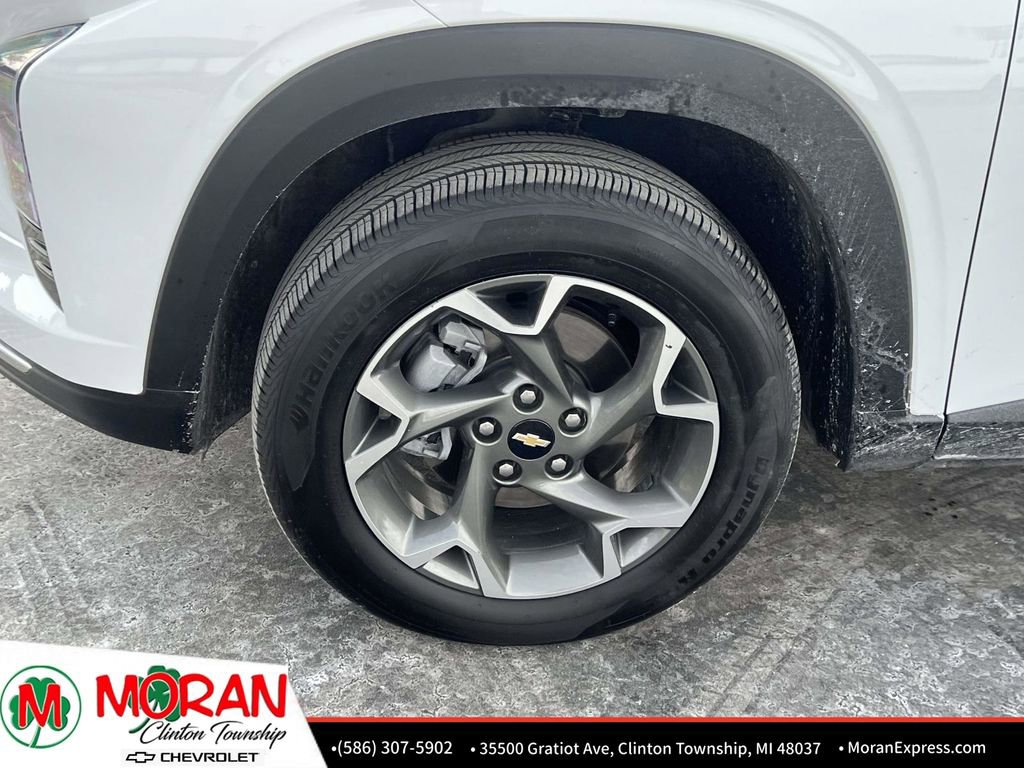 Certified 2025 Chevrolet Trax LT w/ Driver Confidence Package image 10