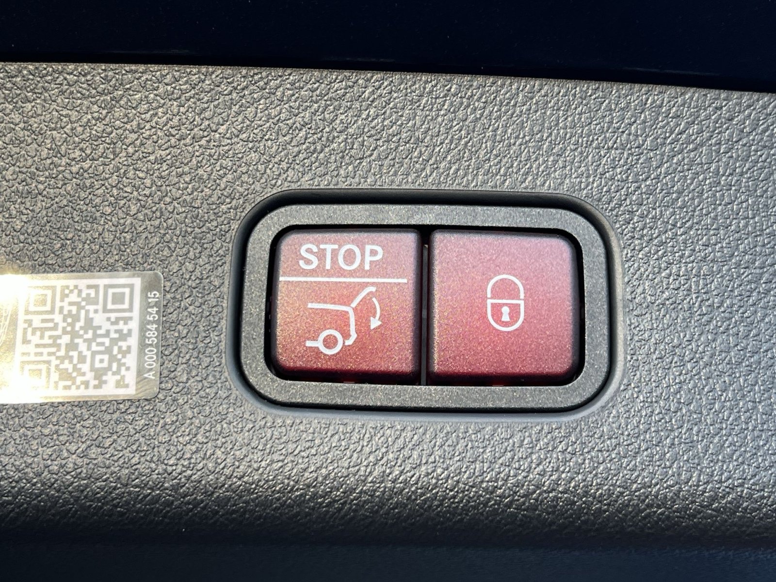 Used 2026 Mercedes-Benz GLC 300 4MATIC image 25