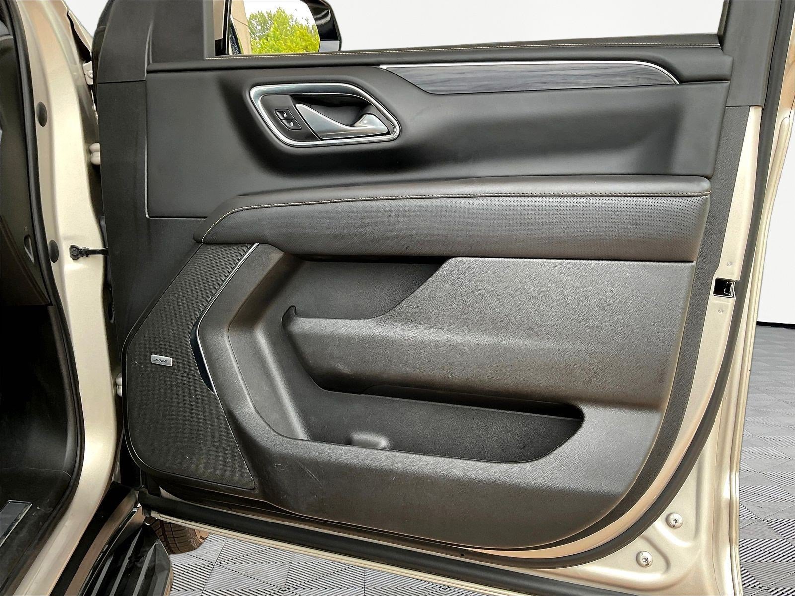 Used 2023 GMC Yukon SLT AWD/4WD image 29