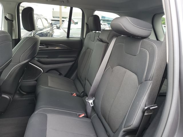 Used 2022 Jeep Grand Cherokee Laredo w/ Luxury Tech Group I AWD/4WD image 26