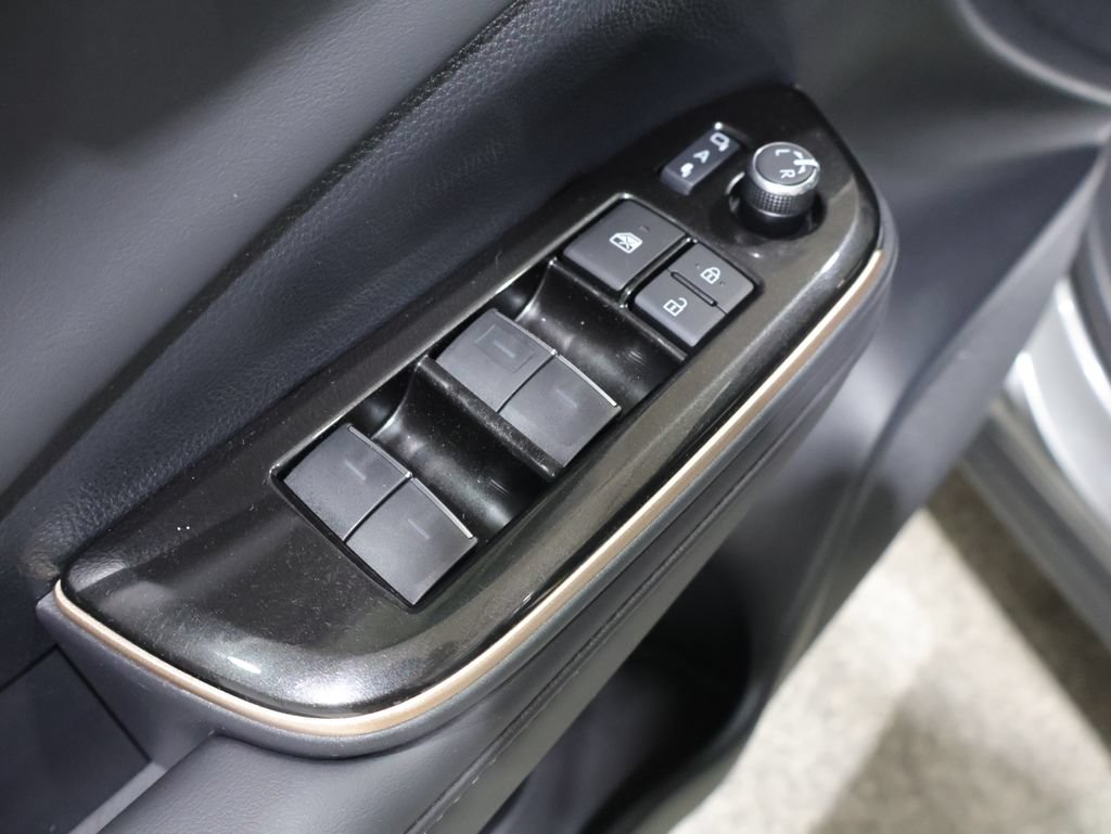 Used 2024 Toyota Crown AWD/4WD image 15
