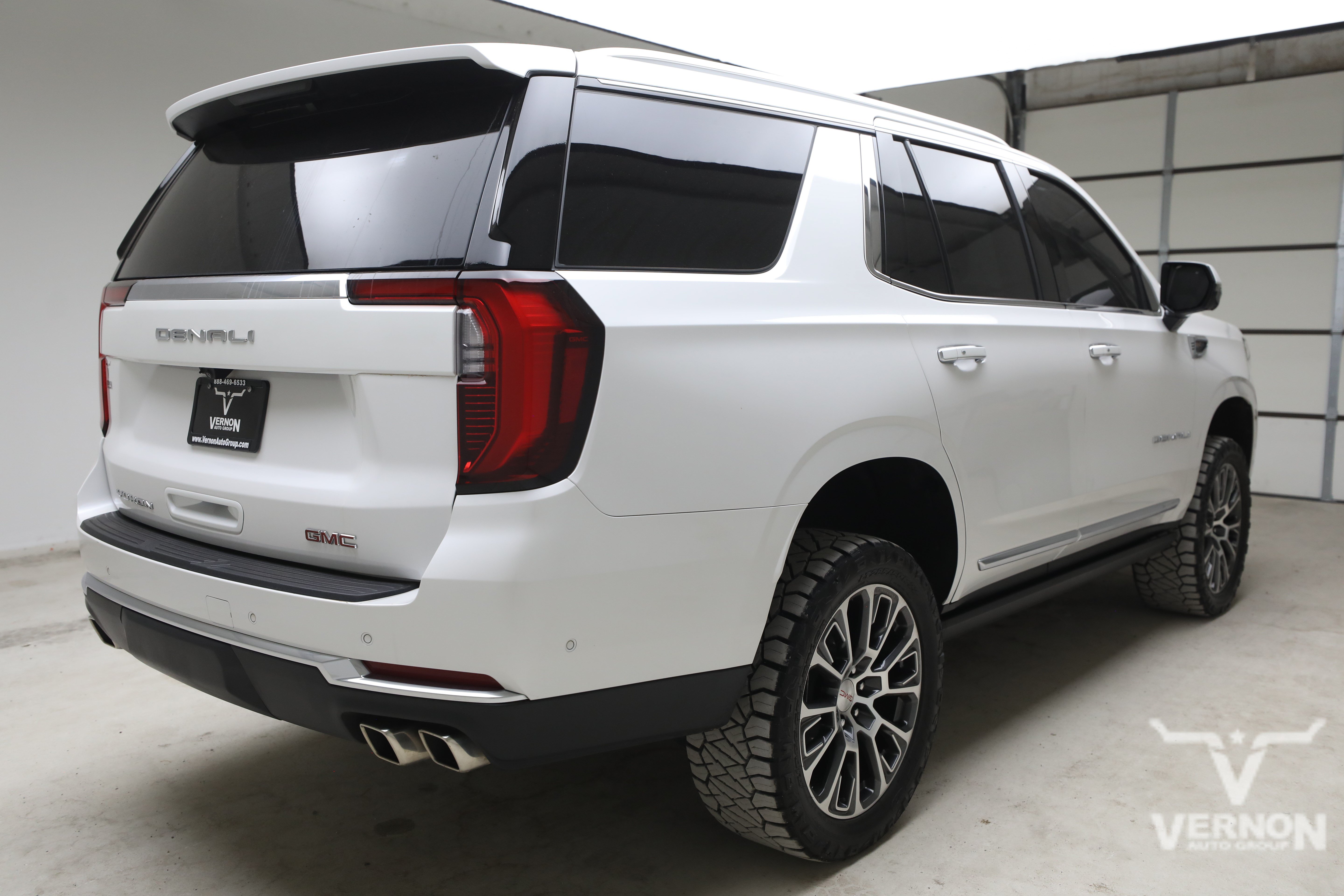 Used 2025 GMC Yukon Denali w/ Sun & Power Step Package AWD/4WD image 5