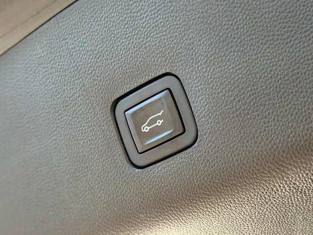 Used 2018 Chevrolet Traverse LT FWD image 28