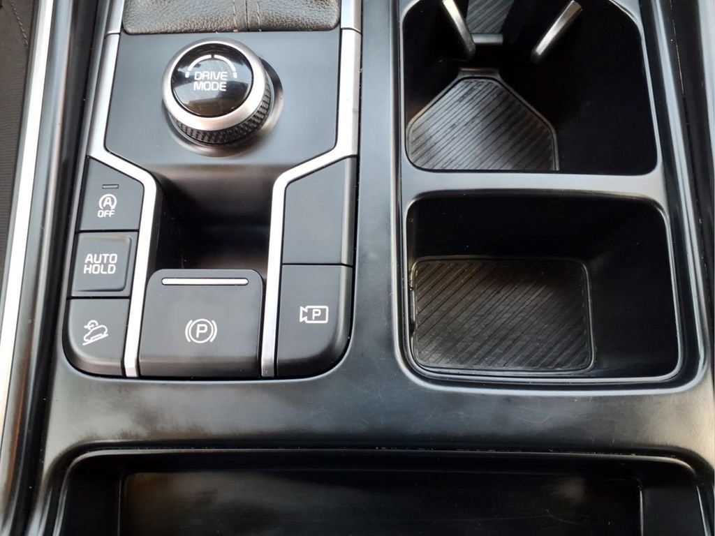 Used 2025 Kia Sorento LX FWD image 16