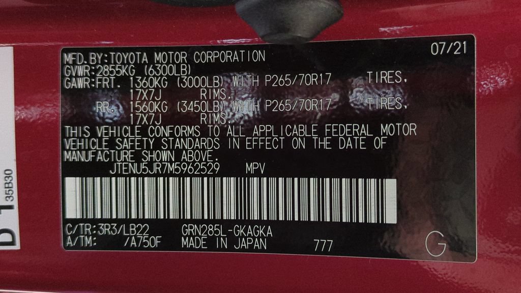 Used 2021 Toyota 4Runner SR5 Premium w/ Moonroof Package AWD/4WD image 25