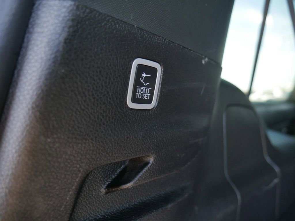 Certified 2024 Jeep Wagoneer L Series III w/ Flexible Seating Group image 12