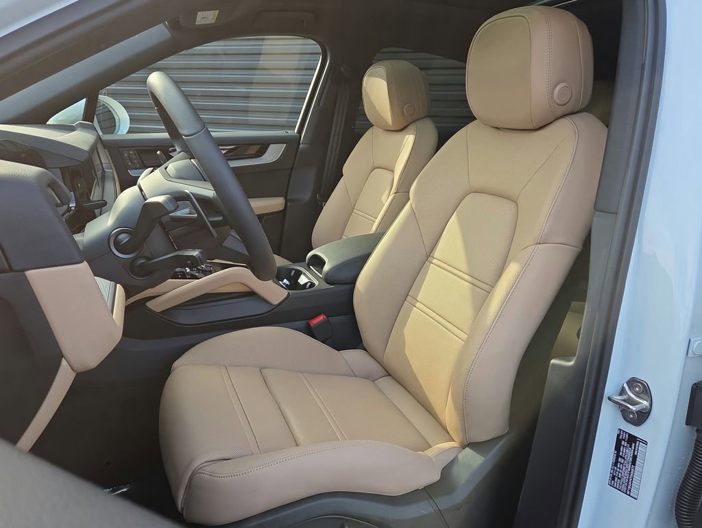 Certified 2026 Porsche Cayenne Coupe image 5