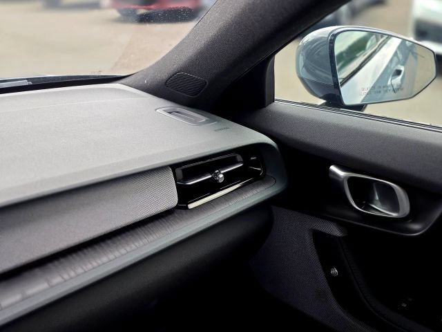 Used 2021 Polestar Polestar 2 w/ Performance Package AWD/4WD image 30