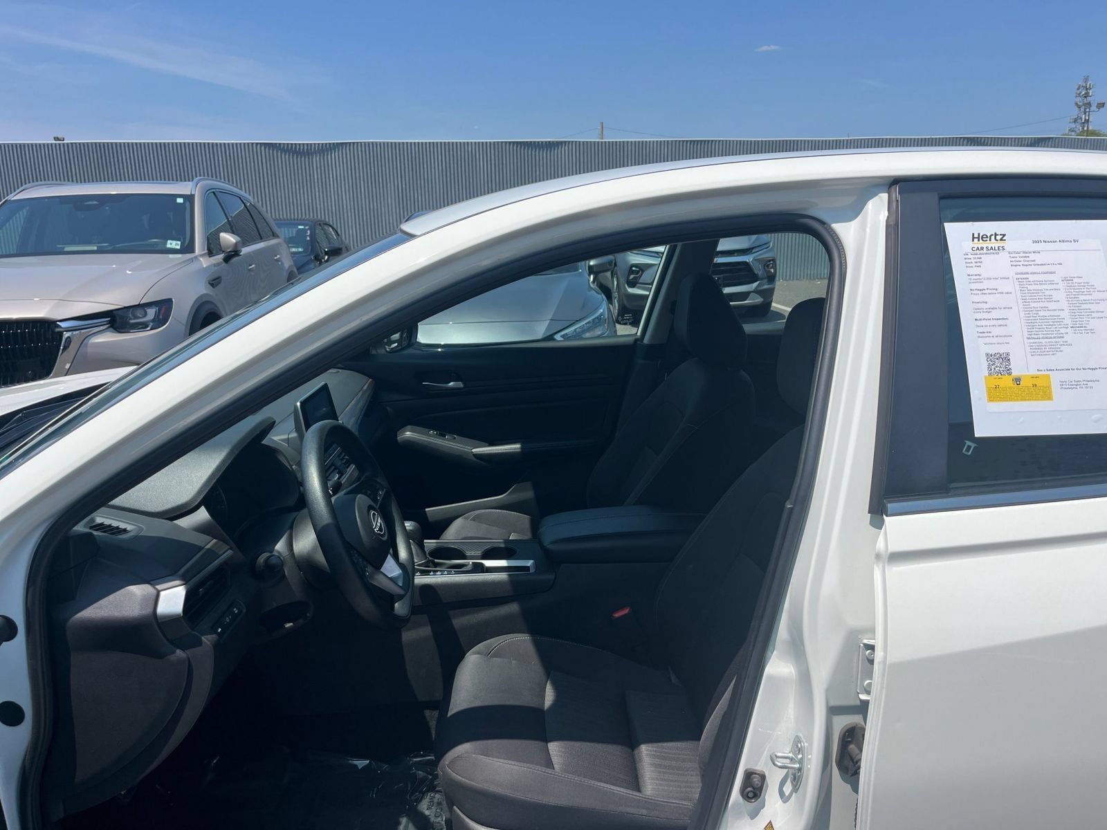 Used 2025 Nissan Altima 2.5 SV FWD image 27