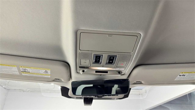 Used 2020 Land Rover Defender 110 SE image 20