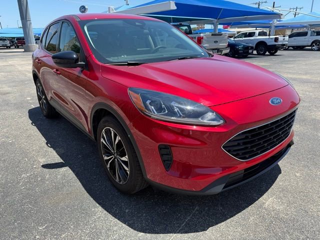 Used 2022 Ford Escape SE w/ SE Sport Appearance Package image 2