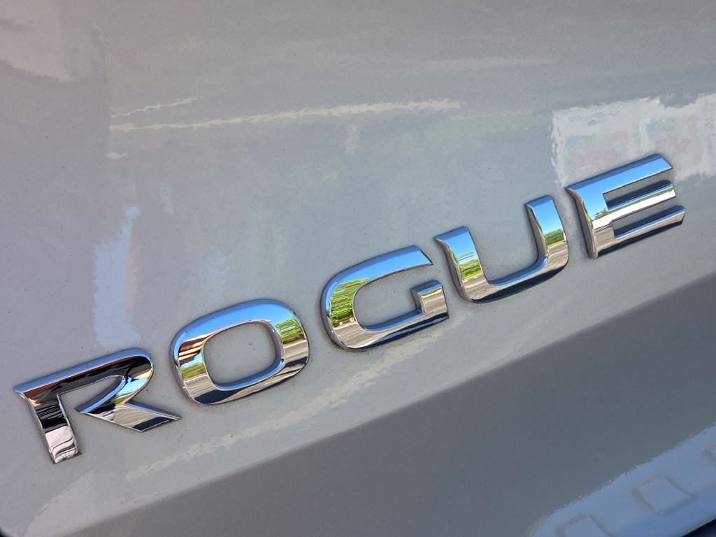 Used 2019 Nissan Rogue SL w/ Premium Package AWD/4WD image 17