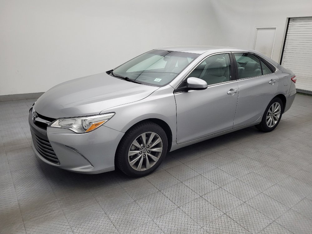 Used 2016 Toyota Camry XLE FWD image 2