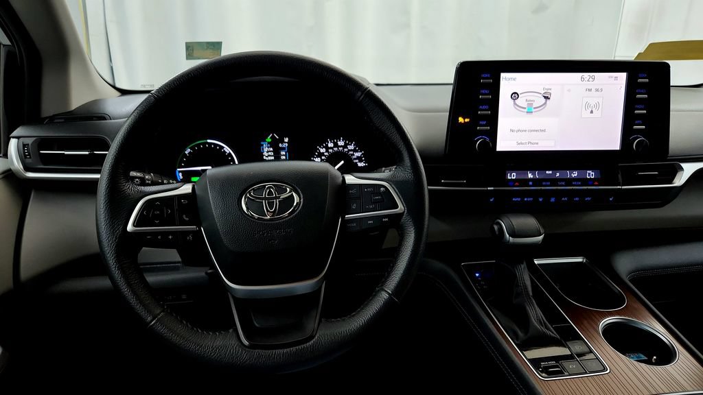 Certified 2023 Toyota Sienna XLE AWD/4WD image 29