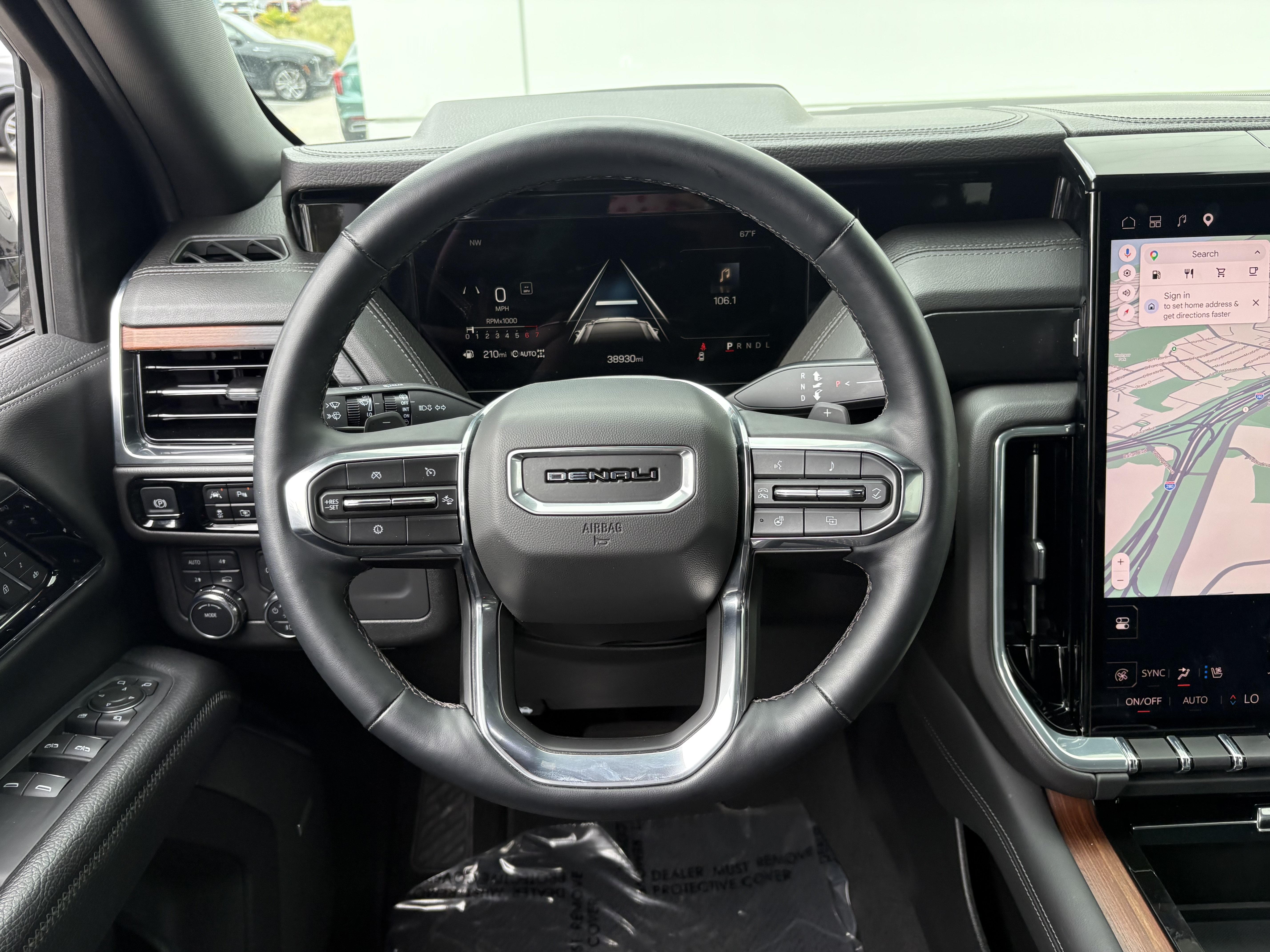 Used 2025 GMC Yukon XL Denali AWD/4WD image 17