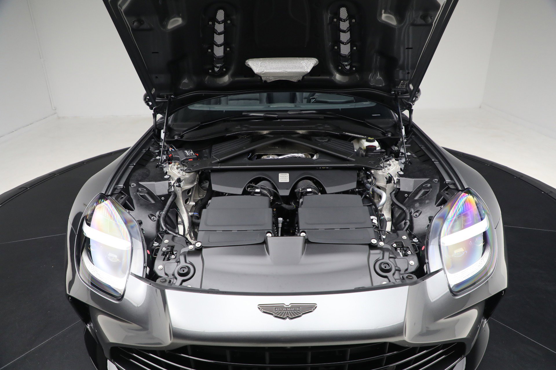 New 2026 Aston Martin V8 Vantage Roadster image 47