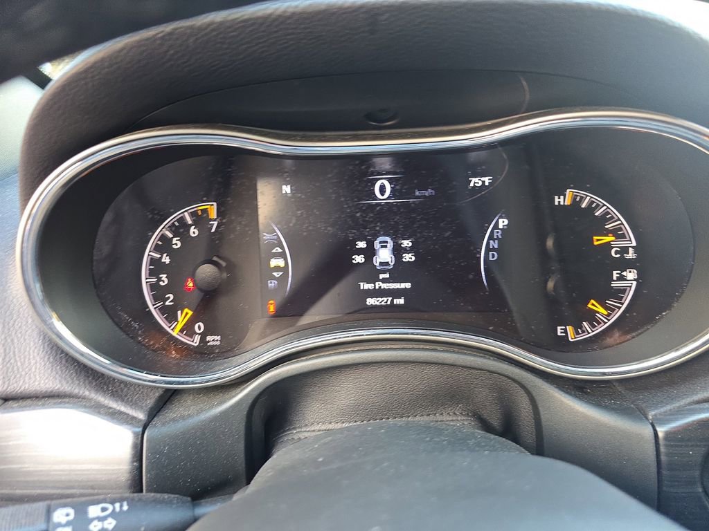 Used 2019 Jeep Grand Cherokee Laredo image 23