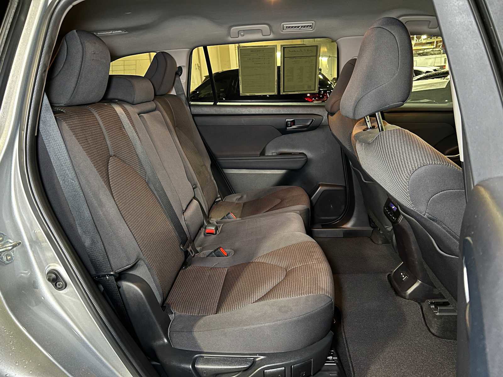 Used 2022 Toyota Highlander LE image 13