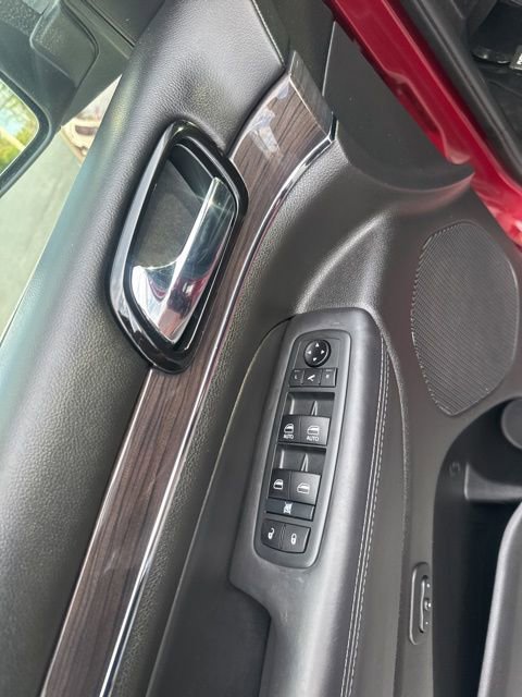 Used 2020 Jeep Grand Cherokee Overland image 16