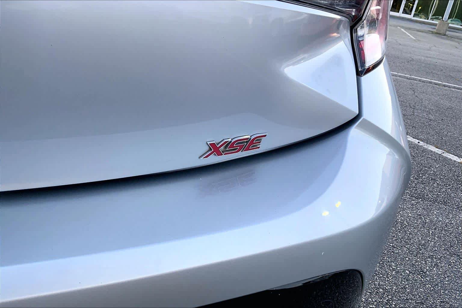 Used 2022 Toyota Corolla XSE FWD image 10