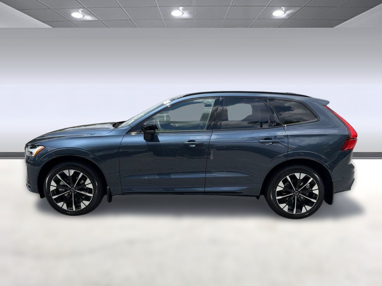 New 2026 Volvo XC60 B5 Plus w/ Climate Package AWD/4WD image 2