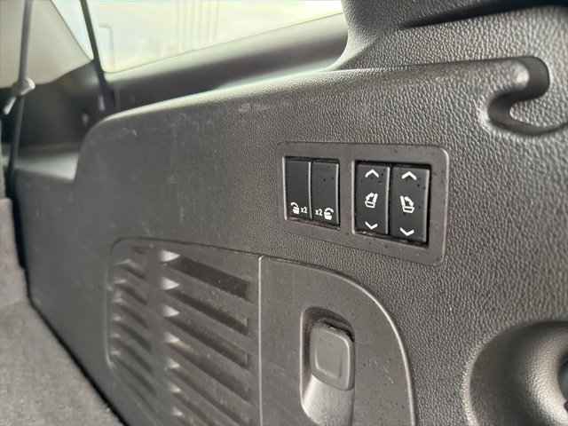 Used 2018 Chevrolet Suburban LT w/ Luxury Package image 14