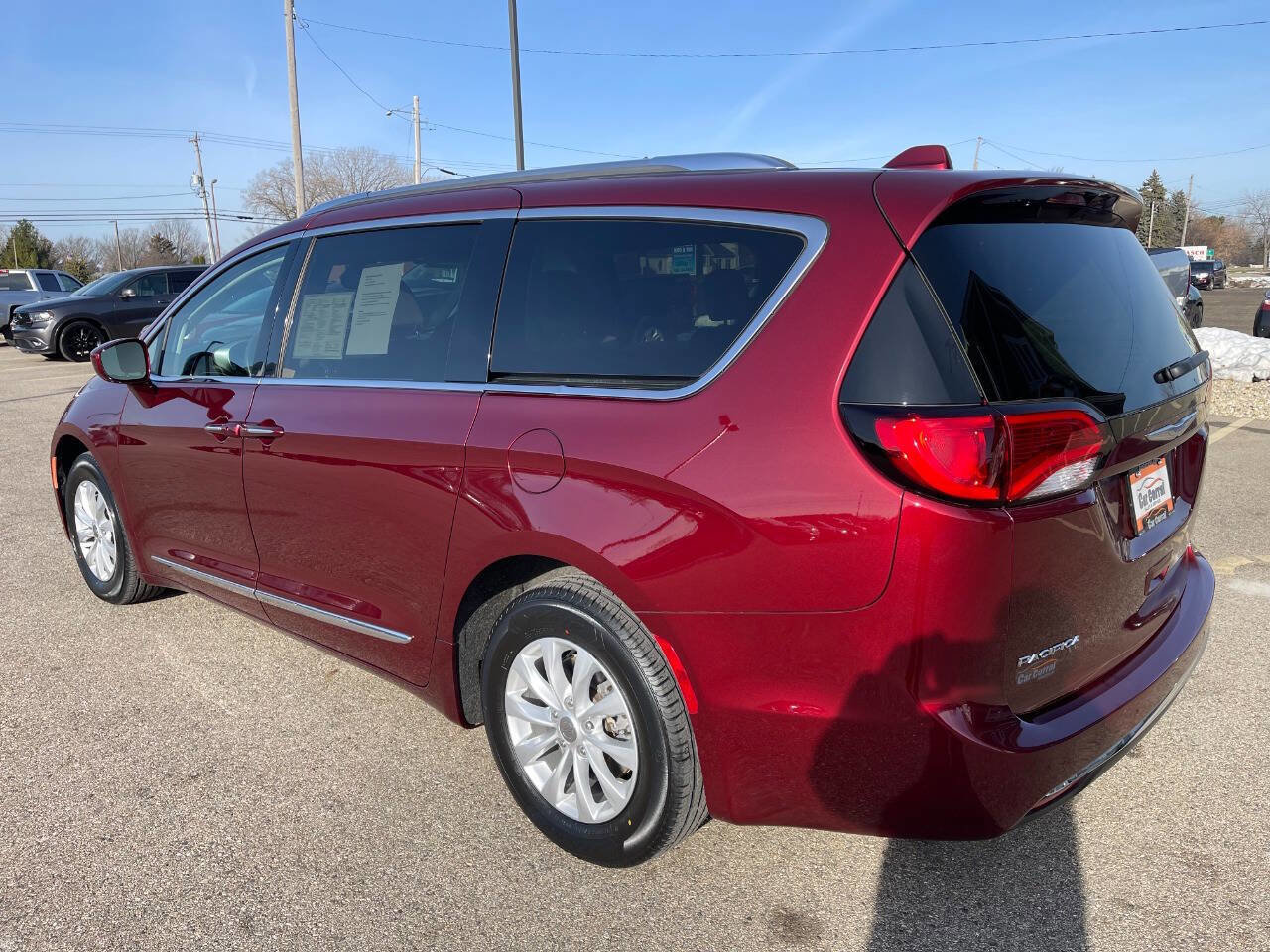 Used 2019 Chrysler Pacifica Touring-L image 3