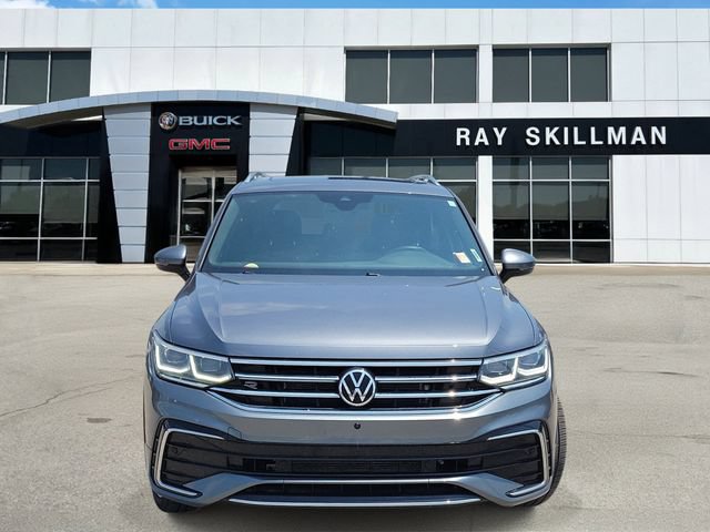 Used 2022 Volkswagen Tiguan SEL R-Line AWD/4WD image 2