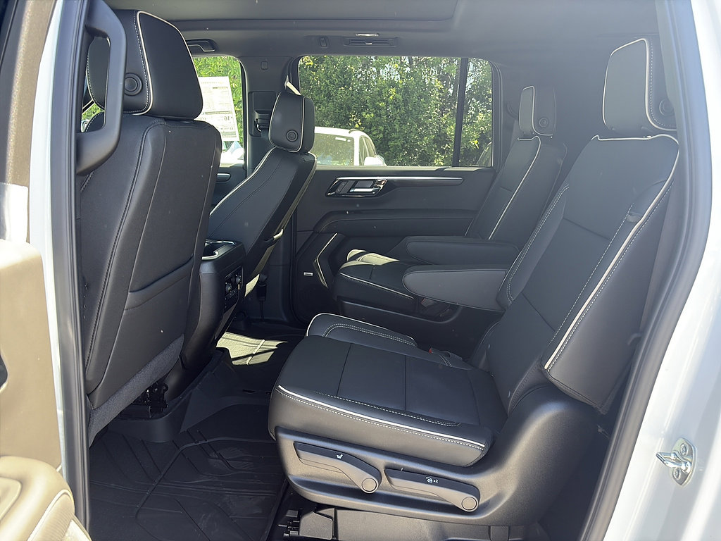 New 2026 Chevrolet Suburban Premier w/ Sun And Tow Package AWD/4WD image 8