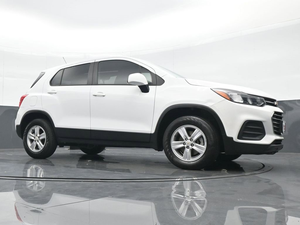 Used 2021 Chevrolet Trax LS w/ LPO, Cargo Package image 22