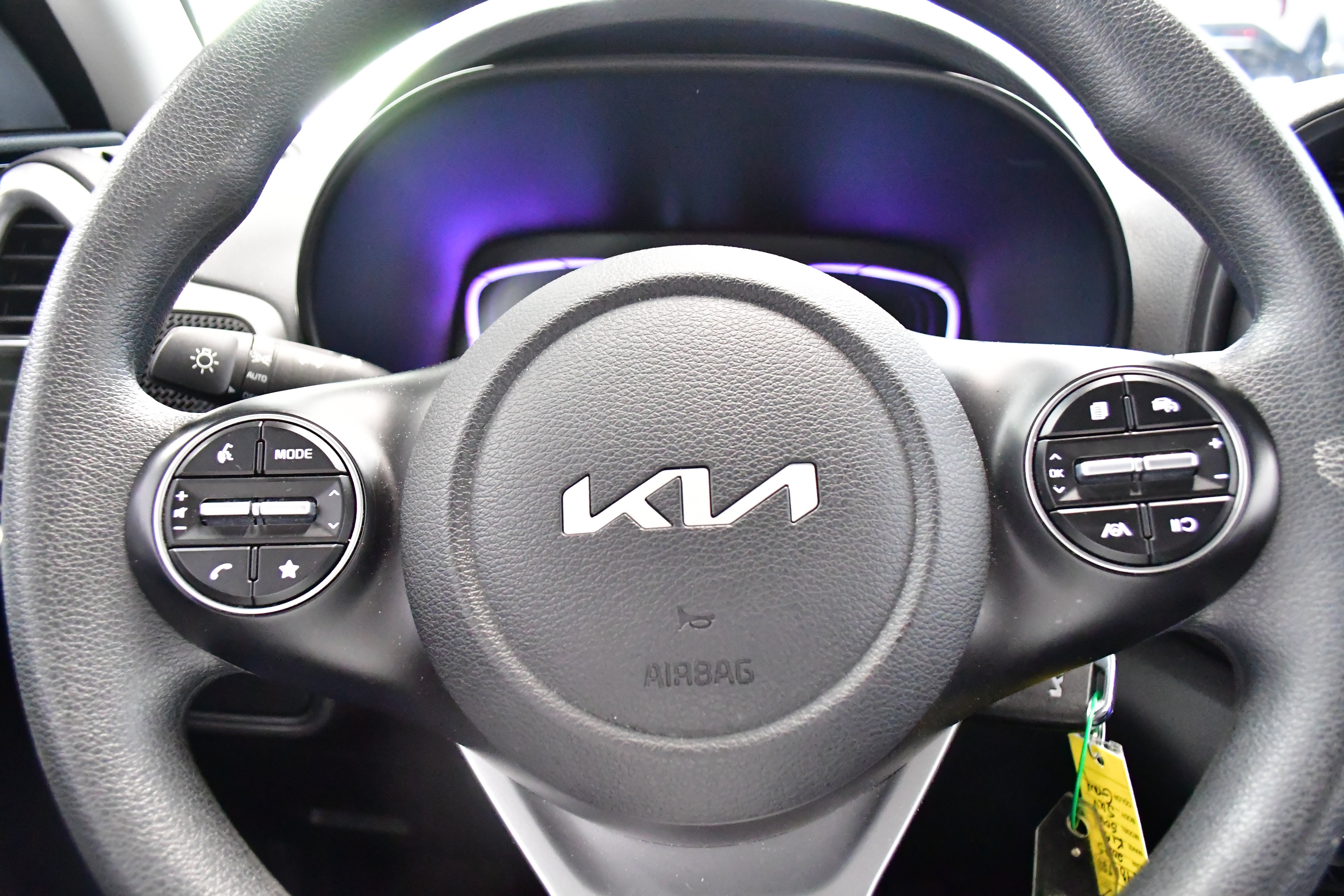 Used 2025 Kia Soul LX w/ LX Technology Package FWD image 19