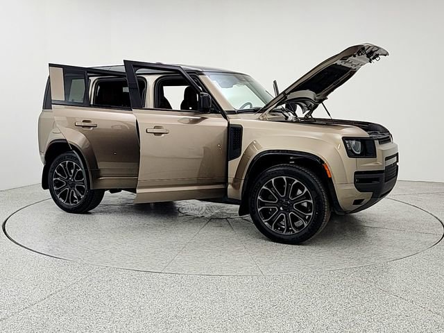 New 2026 Land Rover Defender 110 OCTA AWD/4WD image 9