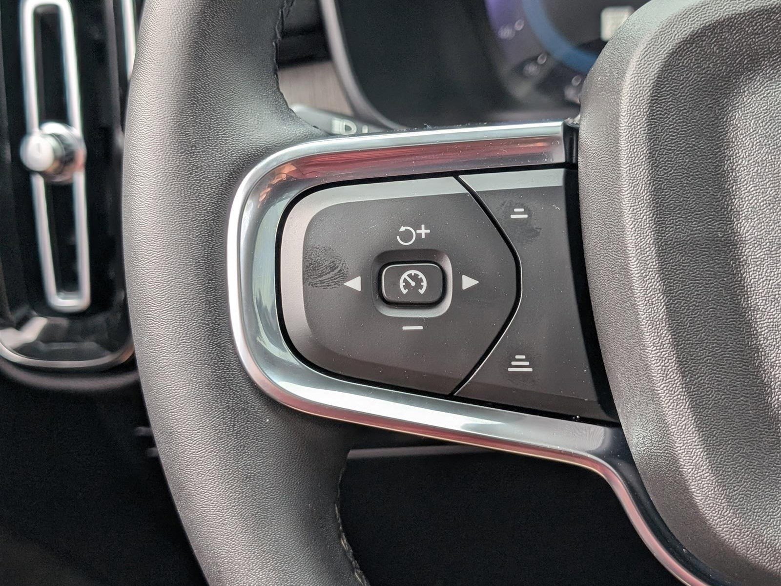 Used 2023 Volvo XC40 B5 Ultimate image 26