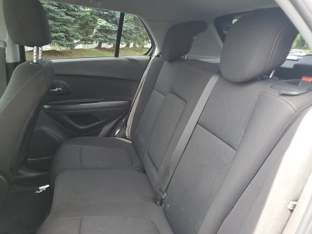 Used 2020 Chevrolet Trax LT FWD image 23