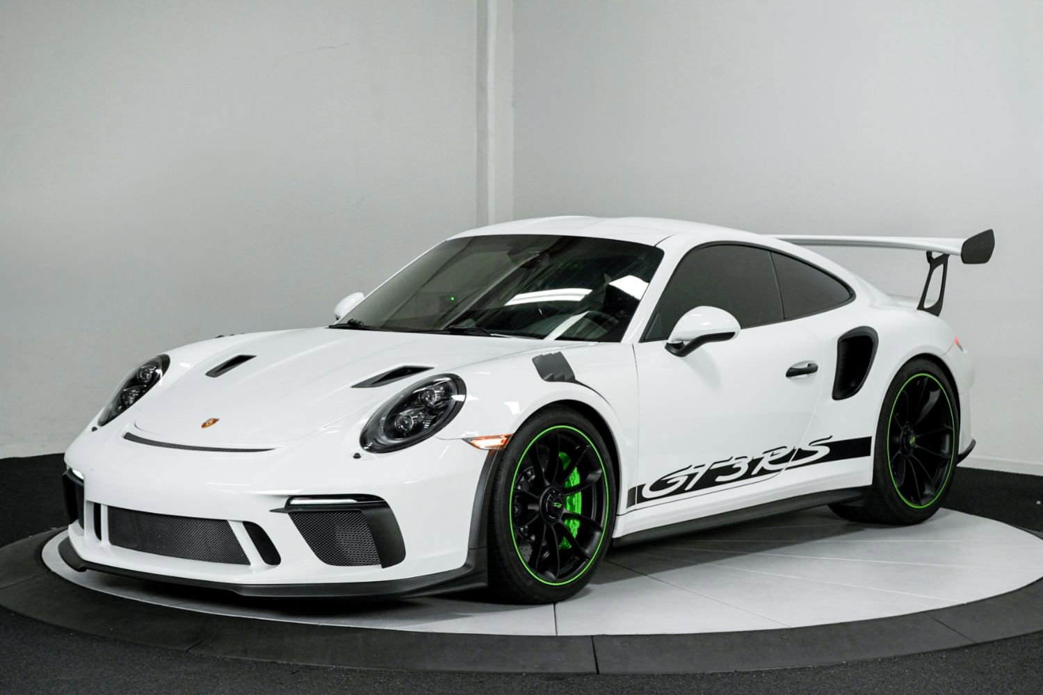 Used 2019 Porsche 911 GT3 RS RWD image 5