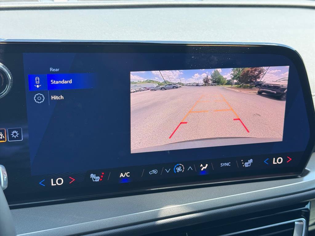 Used 2026 Chevrolet Traverse LT w/ LPO, Floor Liner Package FWD image 25