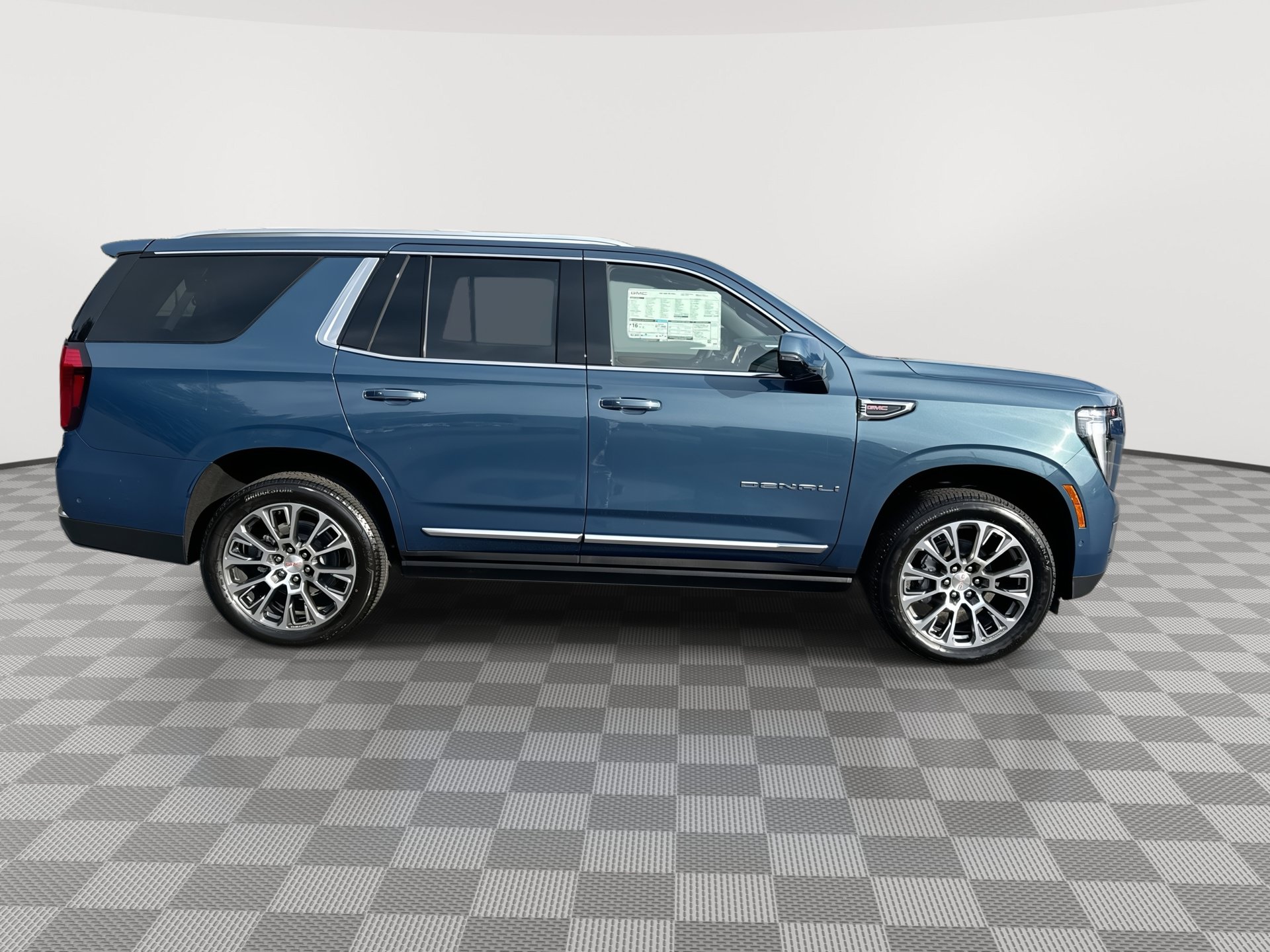New 2026 GMC Yukon Denali w/ Denali Reserve Package AWD/4WD image 9