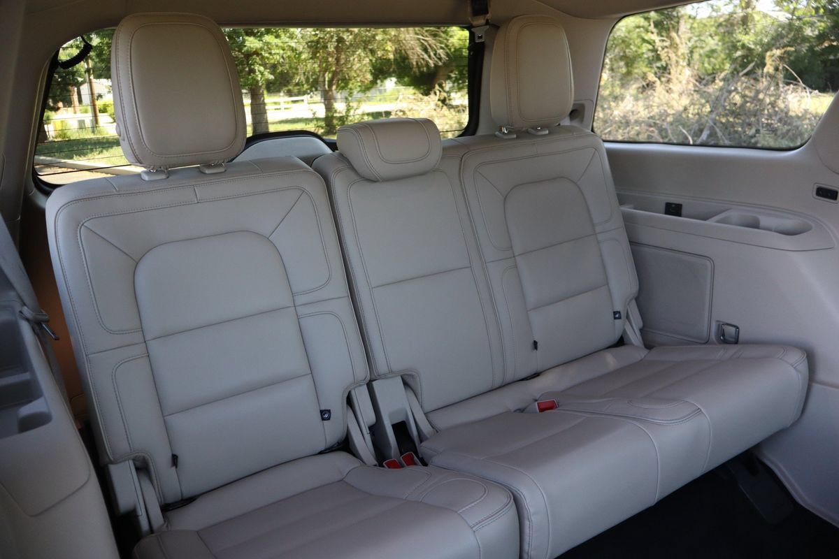 Used 2018 Lincoln Navigator Reserve w/ Technology Package AWD/4WD image 22