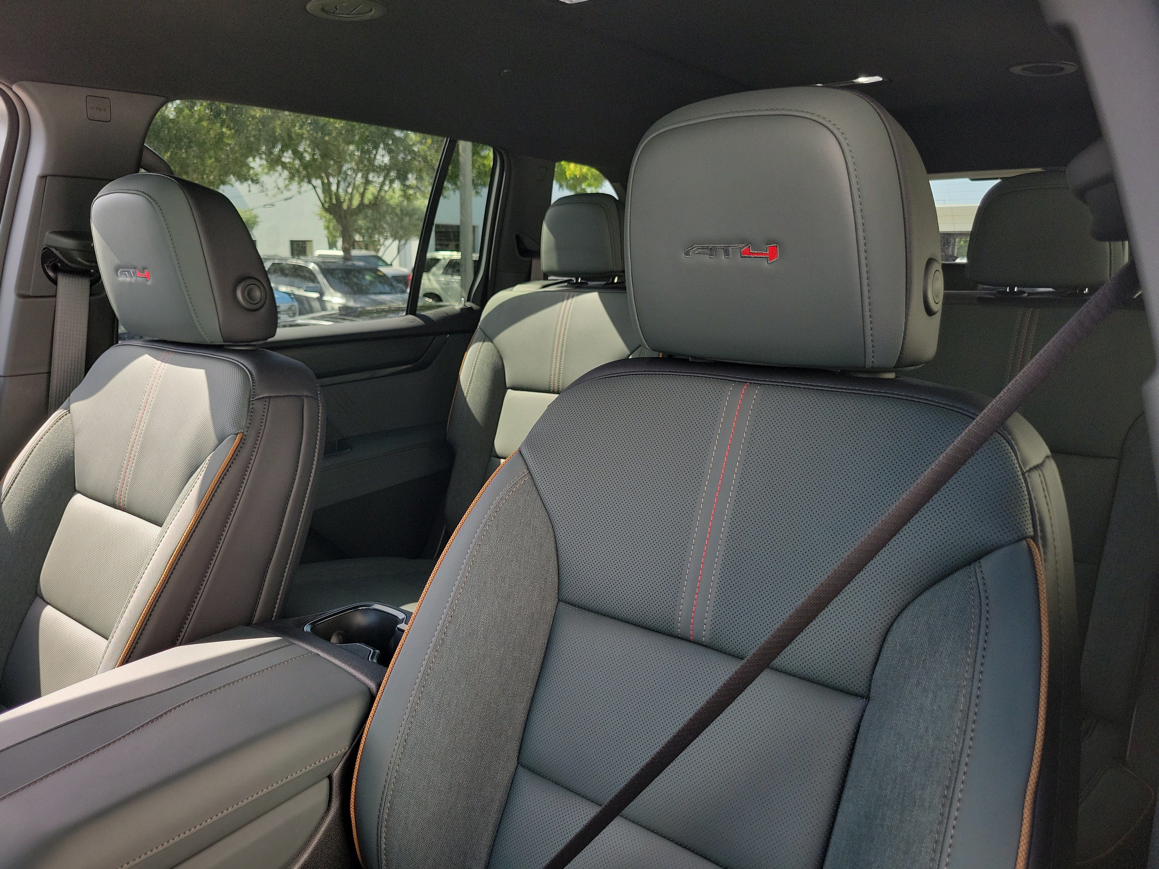 New 2026 GMC Acadia AT4 w/ LPO, Adventure Package AWD/4WD image 23