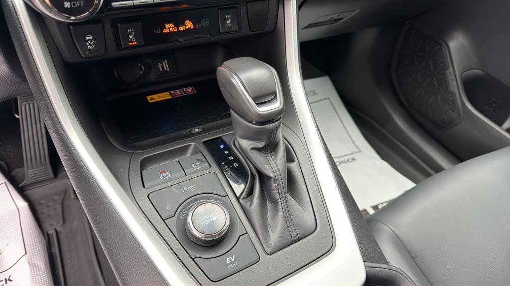 Used 2024 Toyota RAV4 XSE w/ Advanced Technology Package image 26