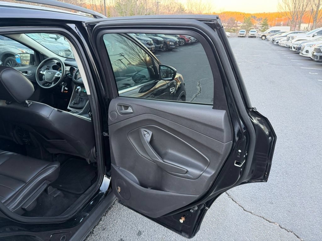 Used 2016 Ford Escape SE w/ SE Leather Comfort Package FWD image 23