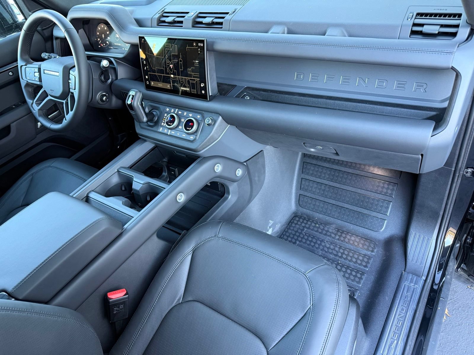 New 2025 Land Rover Defender 110 X-Dynamic SE AWD/4WD image 19