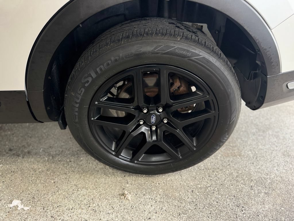 Used 2019 Ford Explorer Platinum AWD/4WD image 27