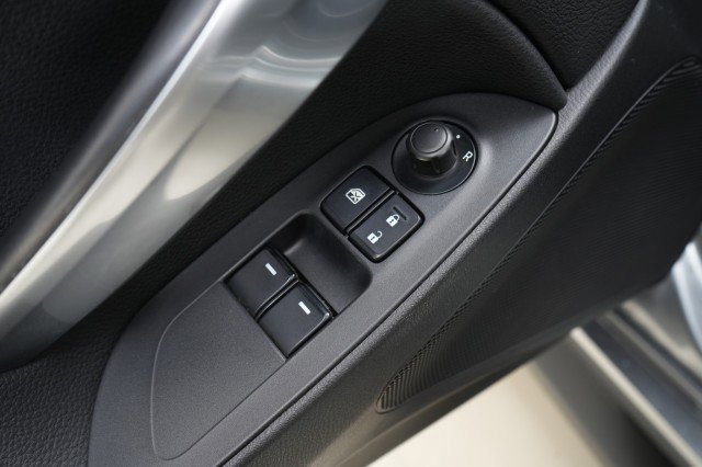 Used 2017 FIAT 124 Spider Abarth image 40