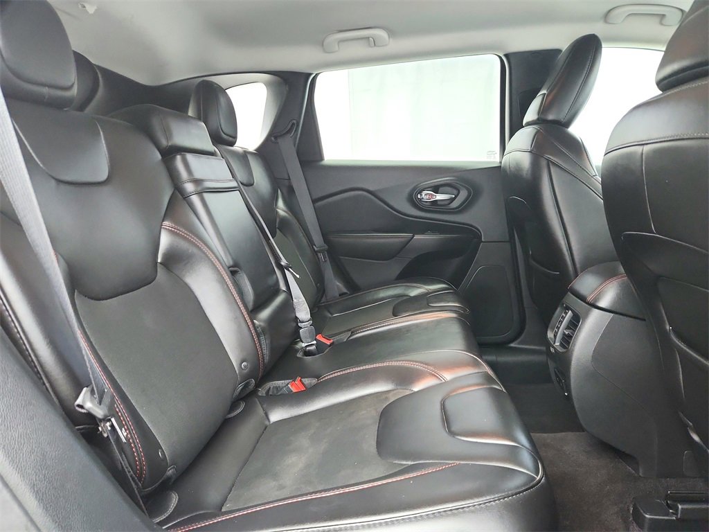 Used 2019 Jeep Cherokee Trailhawk w/ Comfort & Convenience Group image 26