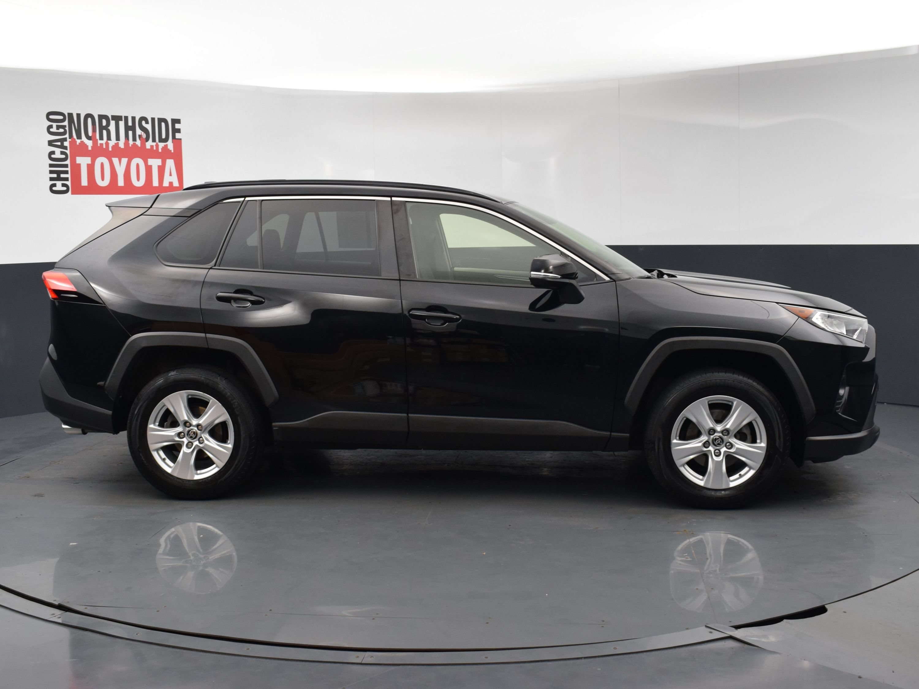 Used 2019 Toyota RAV4 XLE w/ Convenience Package AWD/4WD image 5