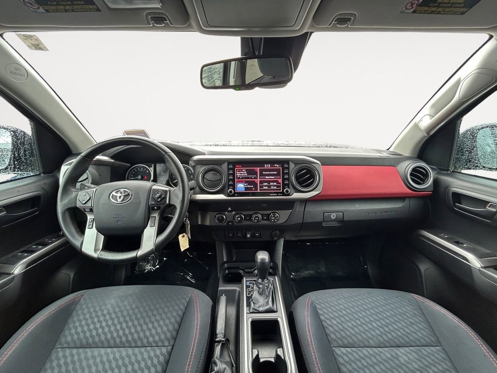 Used 2020 Toyota Tacoma SR5 AWD/4WD image 14